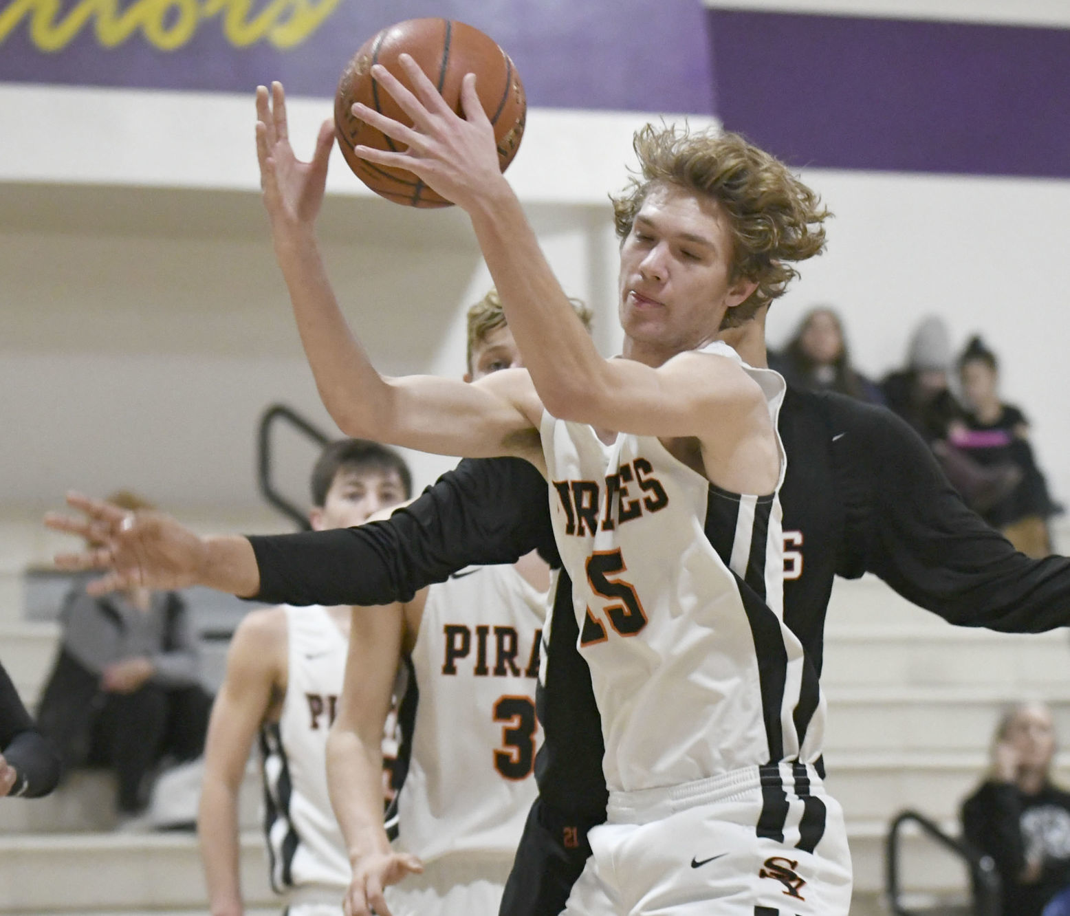 122619 SY SM boys basketball 06.jpg